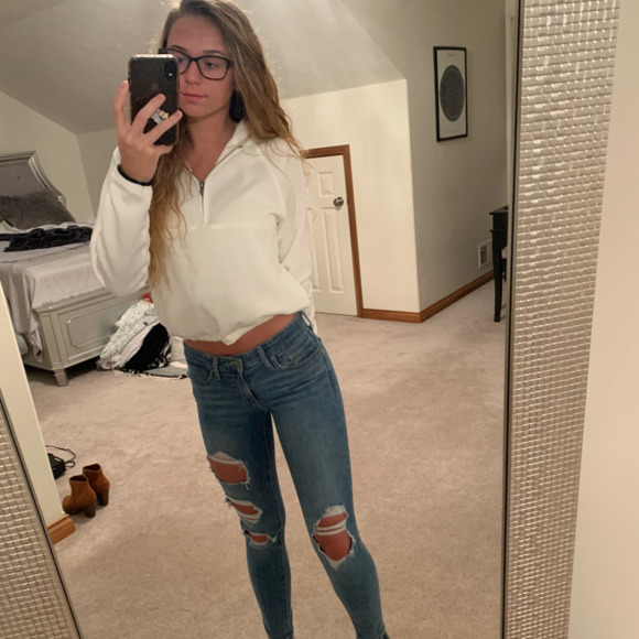 Meet your Posher, Andrea - Picture 1 of 1